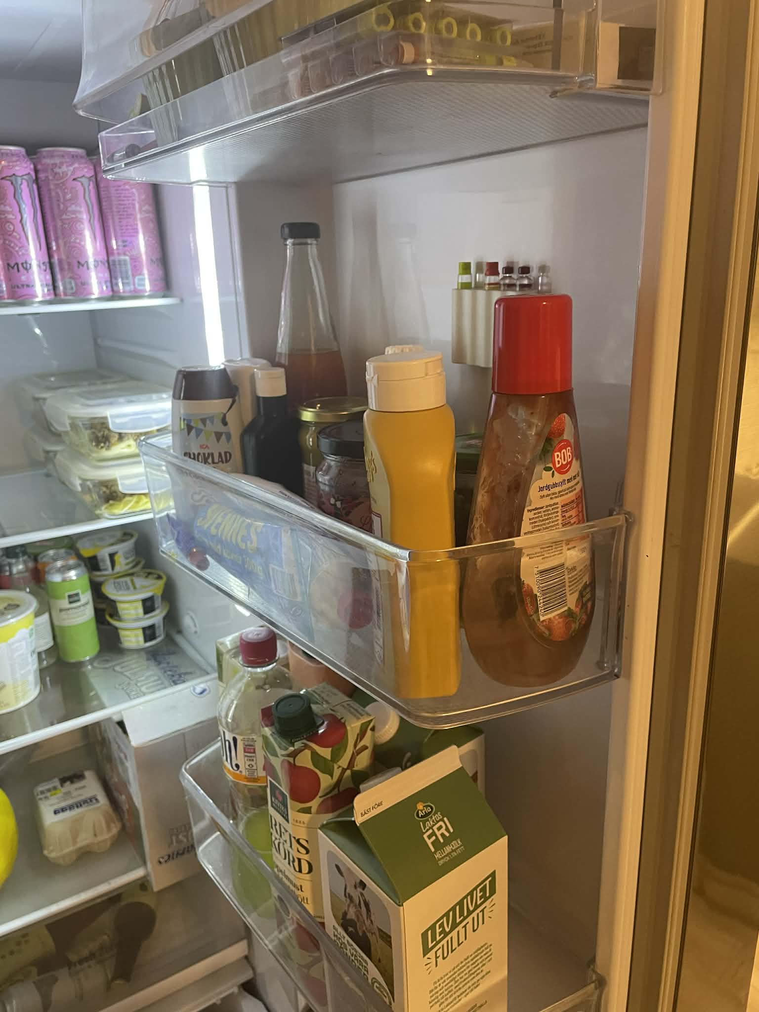 Kylskåpshållare RAK för insulin ampuller med dubbelhäftande tejp